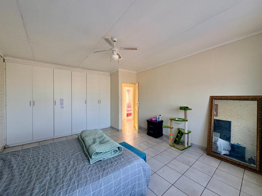 3 Bedroom Property for Sale in Strubenvale Gauteng
