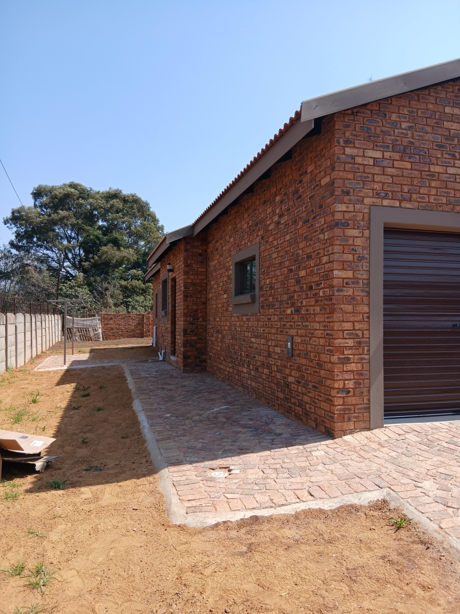 3 Bedroom Property for Sale in Dersley Gauteng