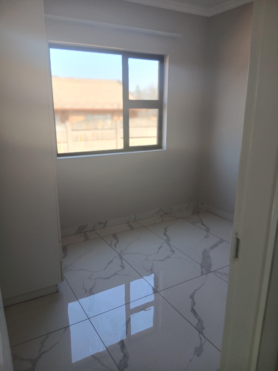 3 Bedroom Property for Sale in Dersley Gauteng