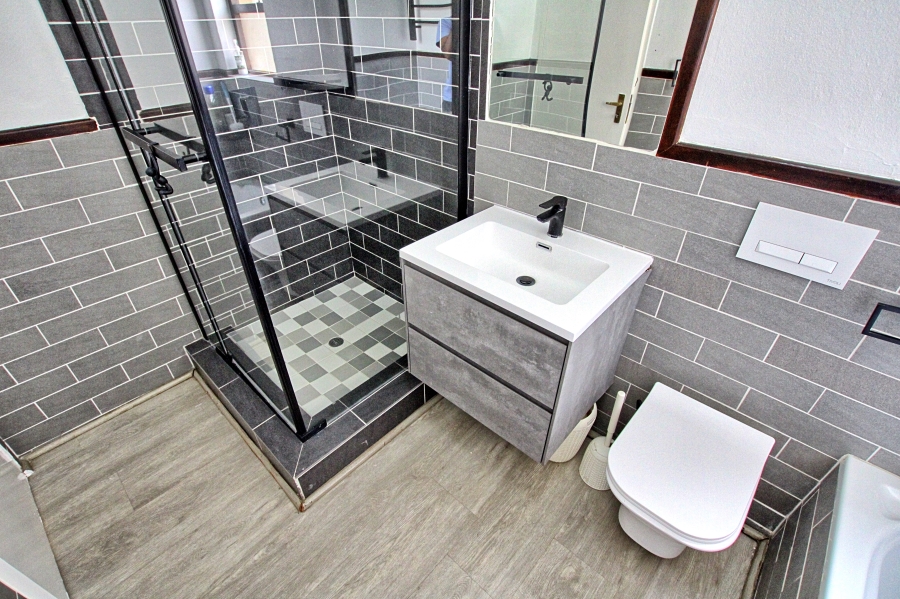 To Let 1 Bedroom Property for Rent in Lonehill Gauteng