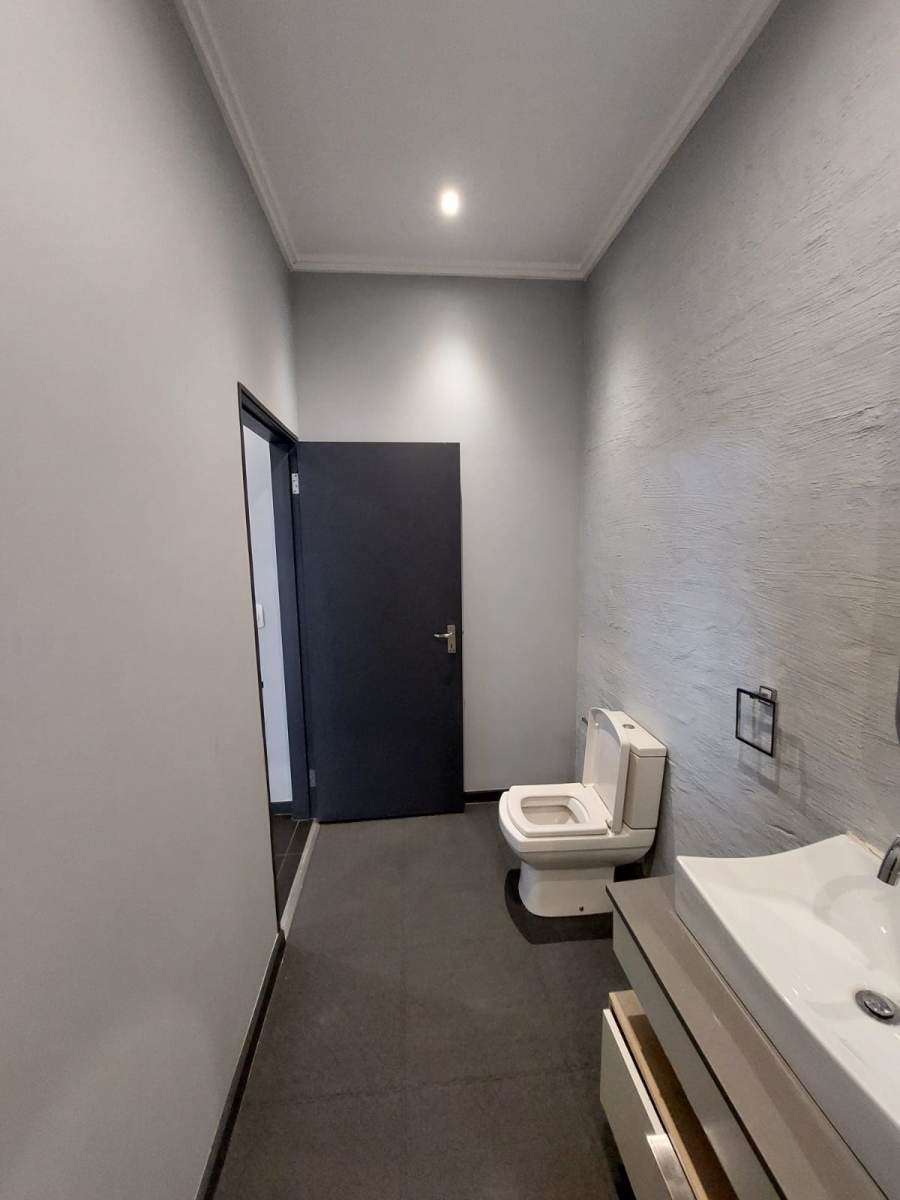 To Let 1 Bedroom Property for Rent in Braamfontein Gauteng
