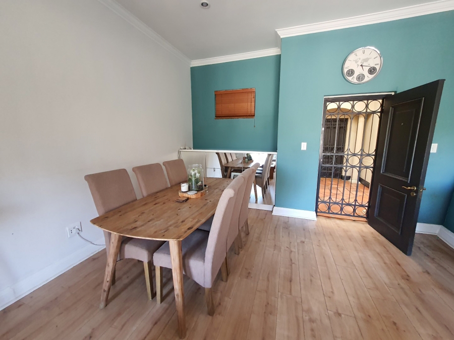 1 Bedroom Property for Sale in Benmore Gardens Gauteng