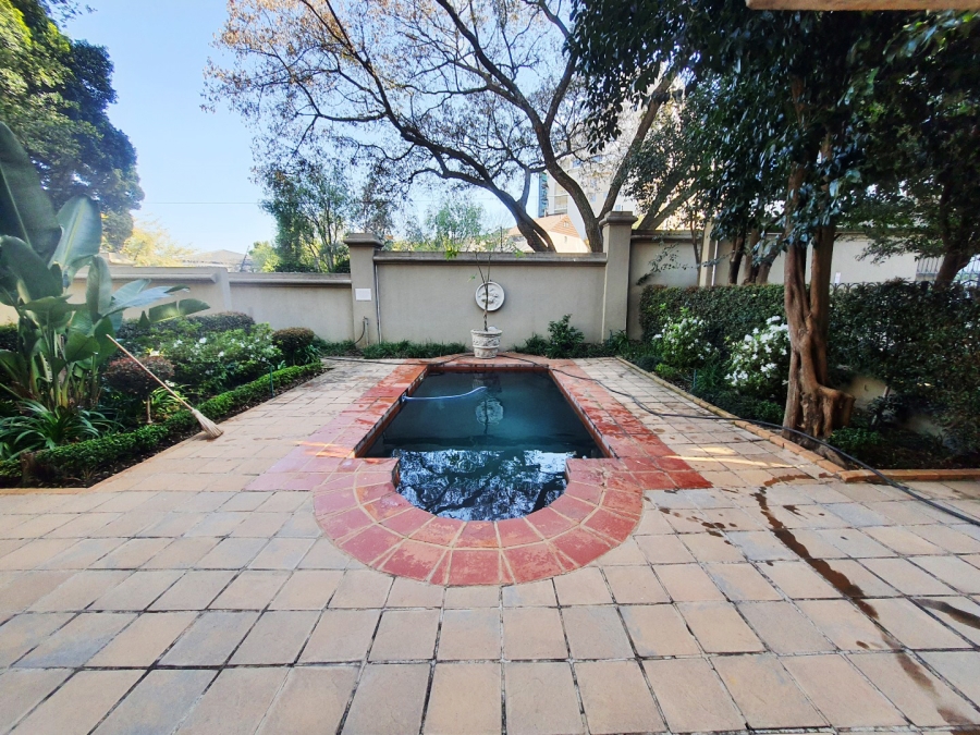 1 Bedroom Property for Sale in Benmore Gardens Gauteng