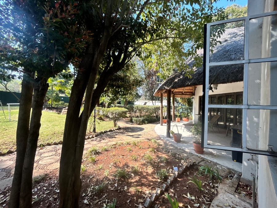 To Let 1 Bedroom Property for Rent in Houghton Estate Gauteng