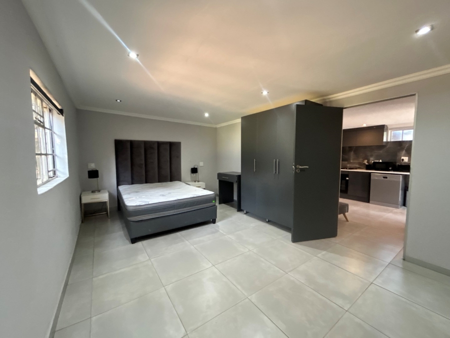 To Let 1 Bedroom Property for Rent in Houghton Estate Gauteng