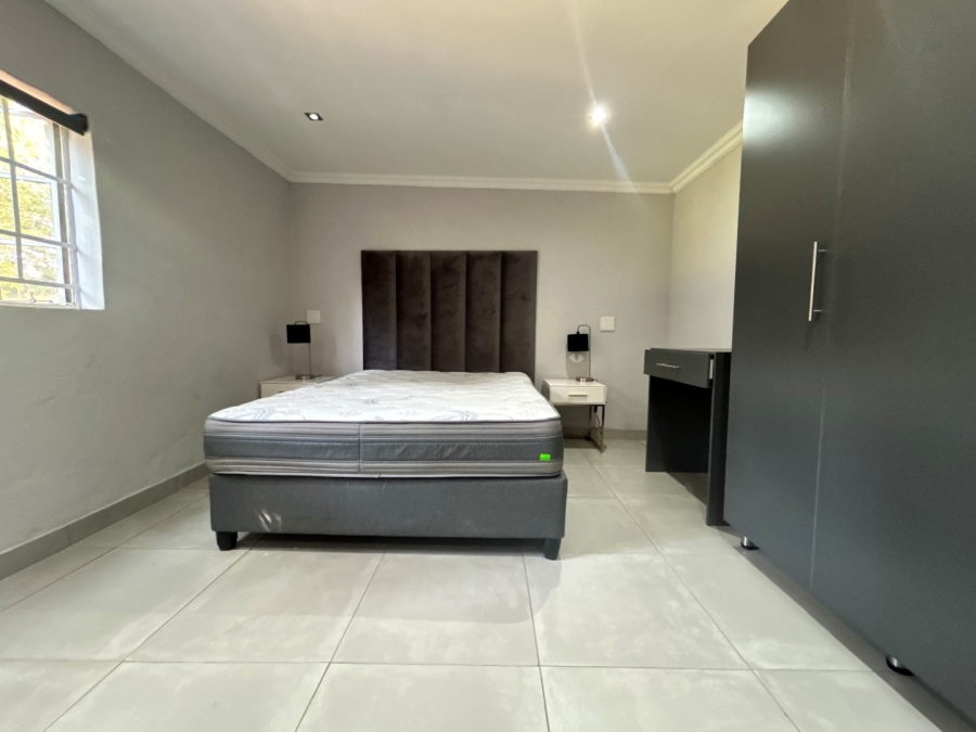 To Let 1 Bedroom Property for Rent in Houghton Estate Gauteng