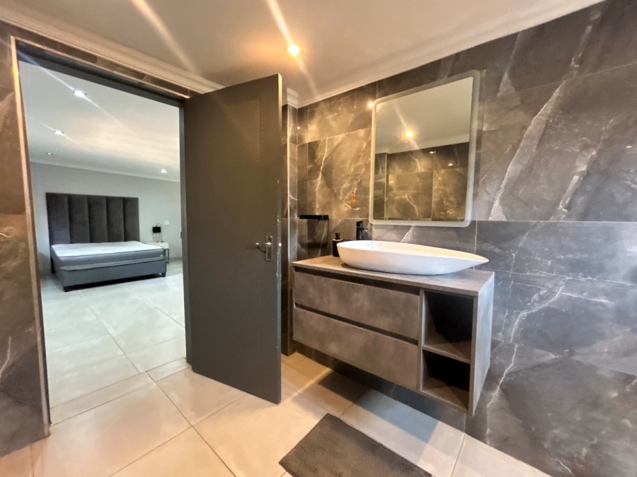 To Let 1 Bedroom Property for Rent in Houghton Estate Gauteng