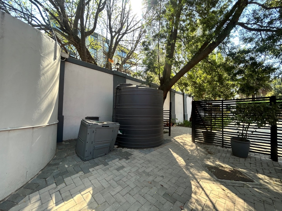 To Let 1 Bedroom Property for Rent in Houghton Estate Gauteng