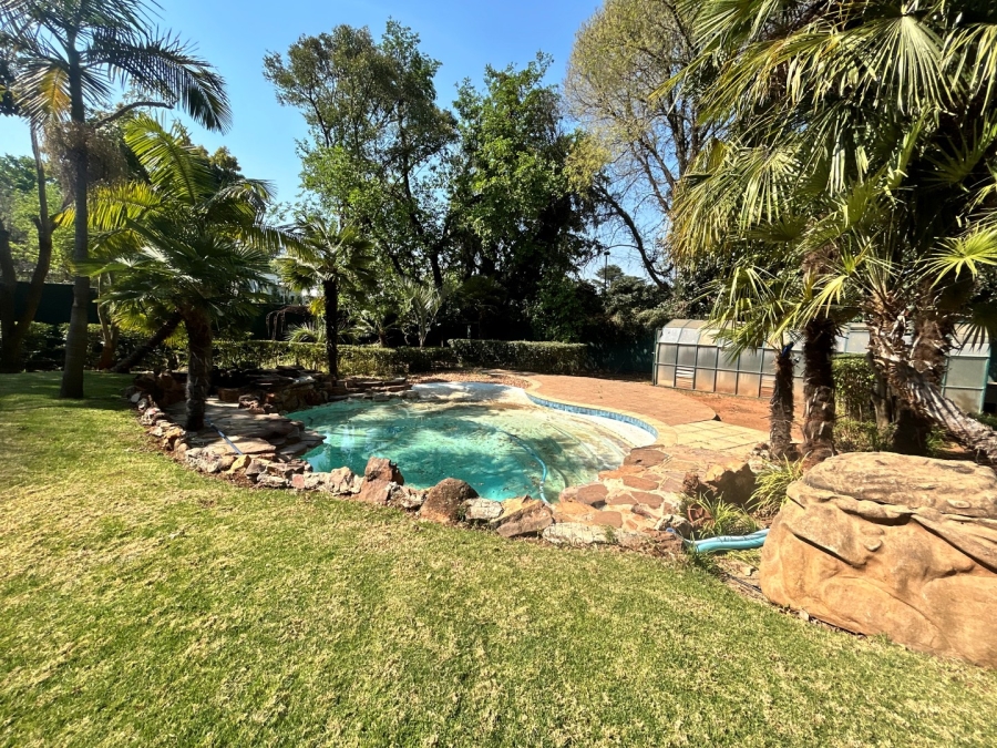 To Let 1 Bedroom Property for Rent in Houghton Estate Gauteng