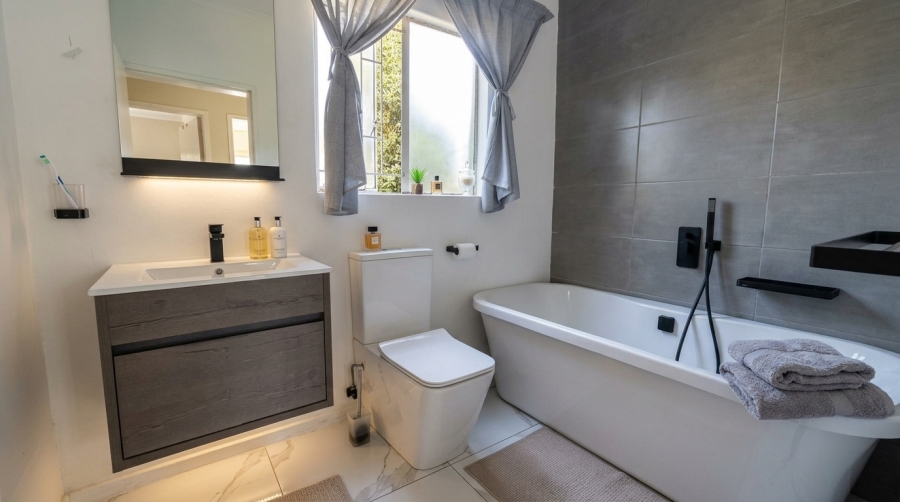 3 Bedroom Property for Sale in Halfway Gardens Gauteng