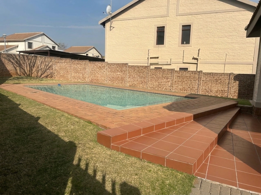 3 Bedroom Property for Sale in Halfway Gardens Gauteng