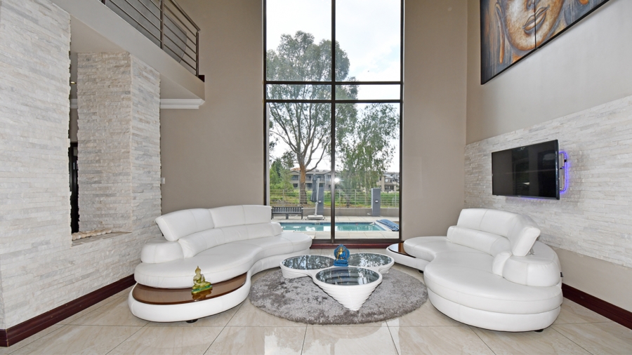 To Let 4 Bedroom Property for Rent in Blue Valley Golf Estate Gauteng