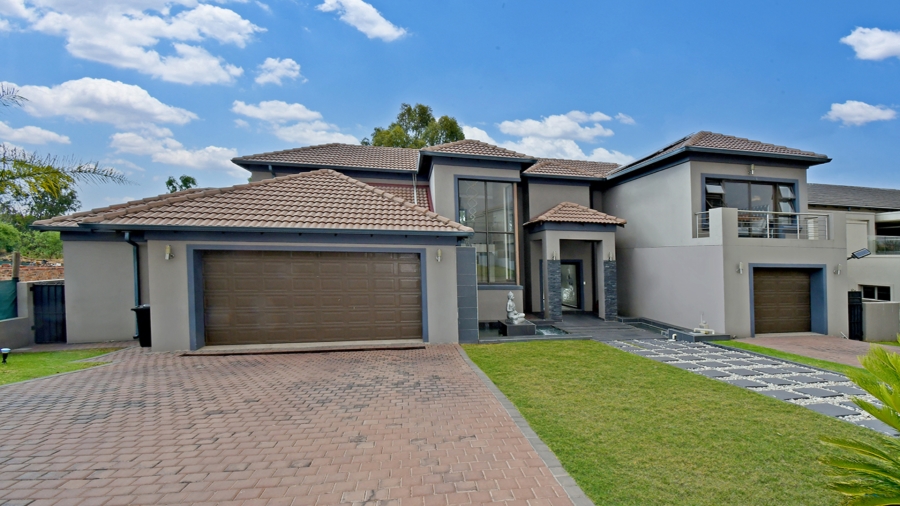 To Let 4 Bedroom Property for Rent in Blue Valley Golf Estate Gauteng