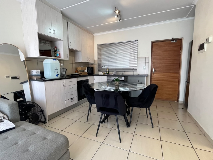 2 Bedroom Property for Sale in Barbeque Downs Gauteng