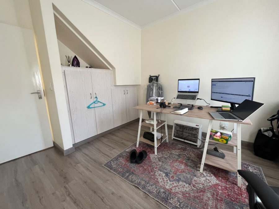 2 Bedroom Property for Sale in Barbeque Downs Gauteng