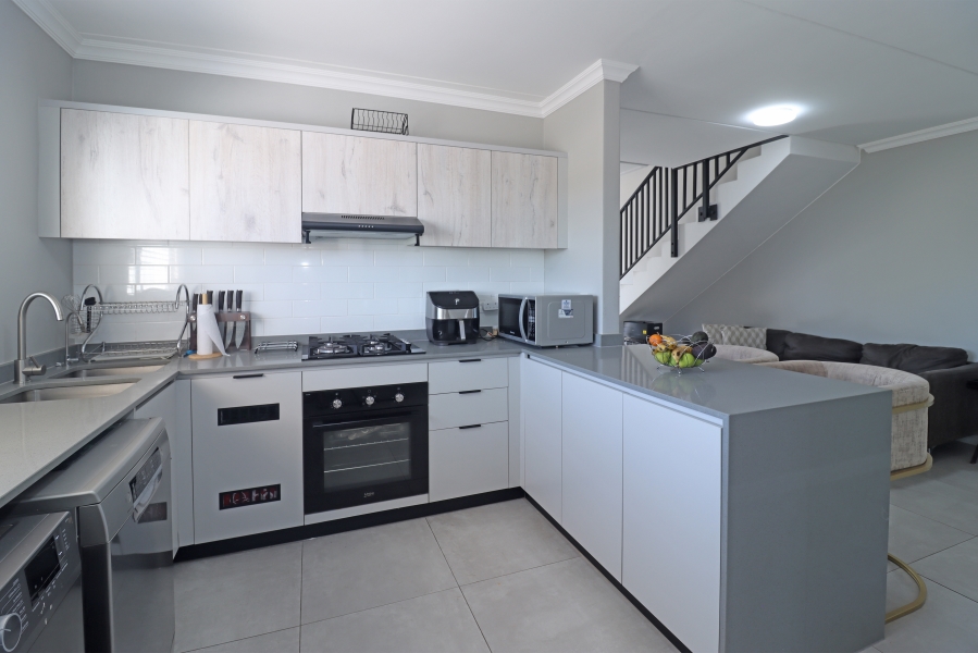 4 Bedroom Property for Sale in Glen Austin Gauteng