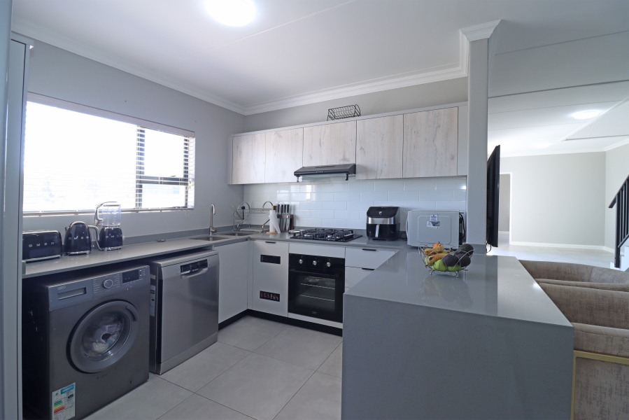 4 Bedroom Property for Sale in Glen Austin Gauteng