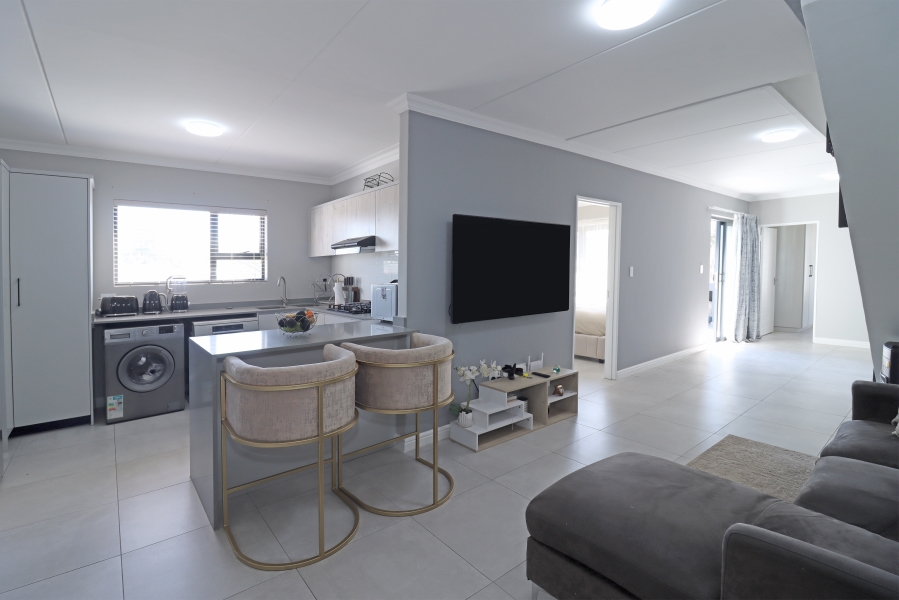 4 Bedroom Property for Sale in Glen Austin Gauteng