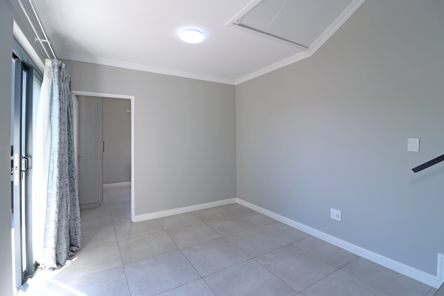 4 Bedroom Property for Sale in Glen Austin Gauteng