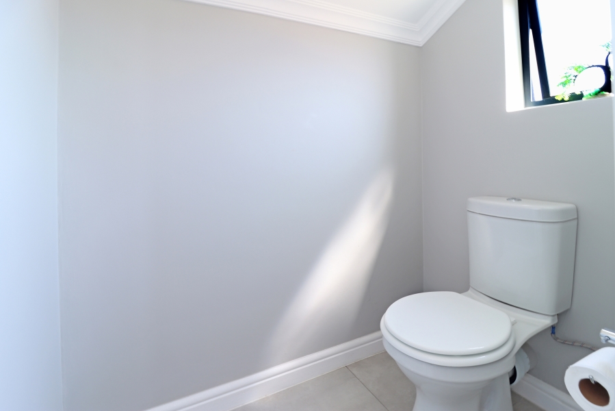 4 Bedroom Property for Sale in Glen Austin Gauteng