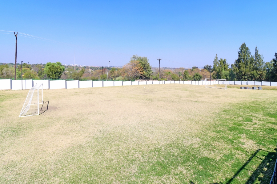 4 Bedroom Property for Sale in Glen Austin Gauteng