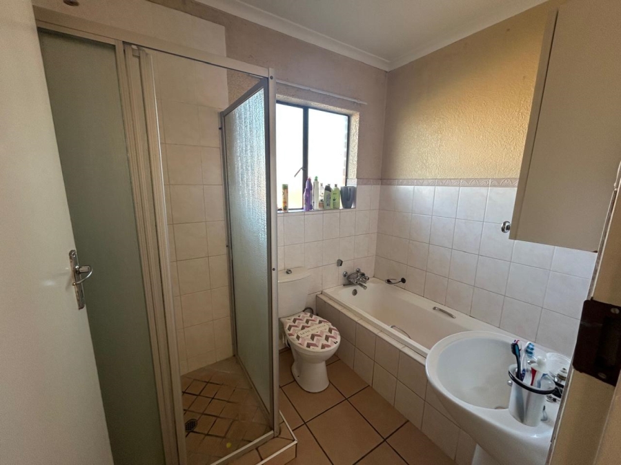 2 Bedroom Property for Sale in Halfway Gardens Gauteng