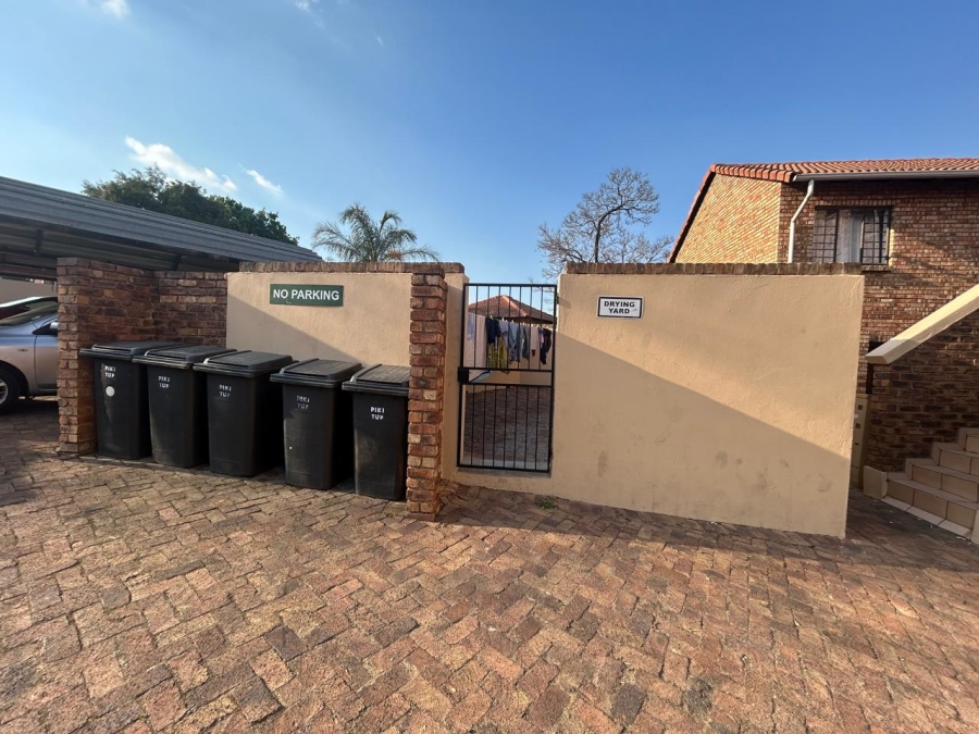 2 Bedroom Property for Sale in Halfway Gardens Gauteng