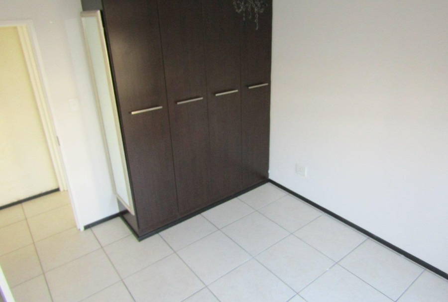 2 Bedroom Property for Sale in Oakdene Gauteng