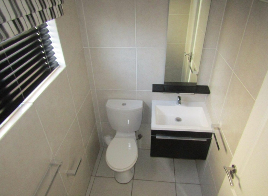 2 Bedroom Property for Sale in Oakdene Gauteng