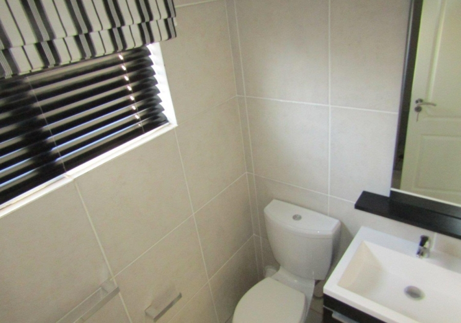 2 Bedroom Property for Sale in Oakdene Gauteng