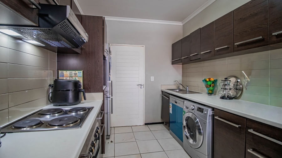 2 Bedroom Property for Sale in Oakdene Gauteng