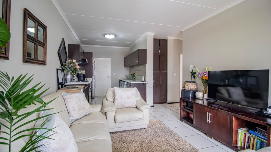 2 Bedroom Property for Sale in Oakdene Gauteng