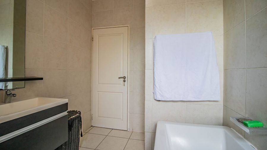2 Bedroom Property for Sale in Oakdene Gauteng