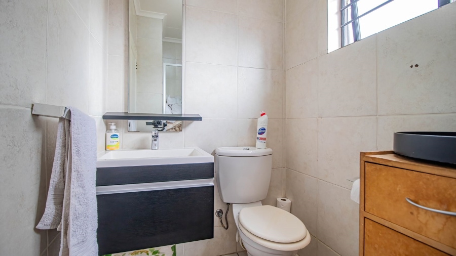 2 Bedroom Property for Sale in Oakdene Gauteng
