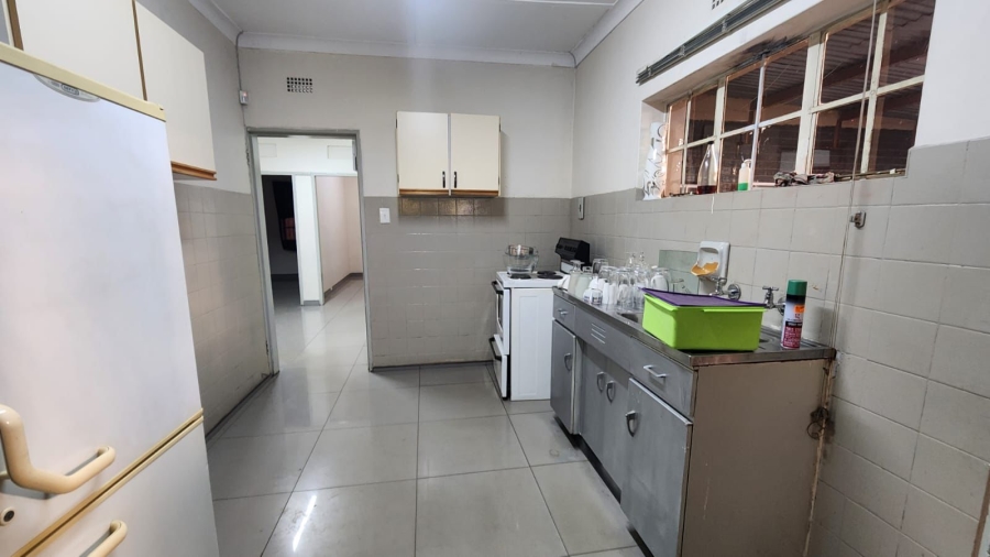 4 Bedroom Property for Sale in Robertsham Gauteng