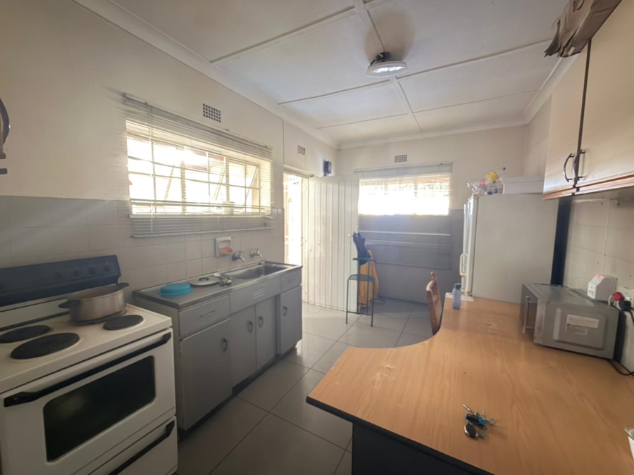 4 Bedroom Property for Sale in Robertsham Gauteng