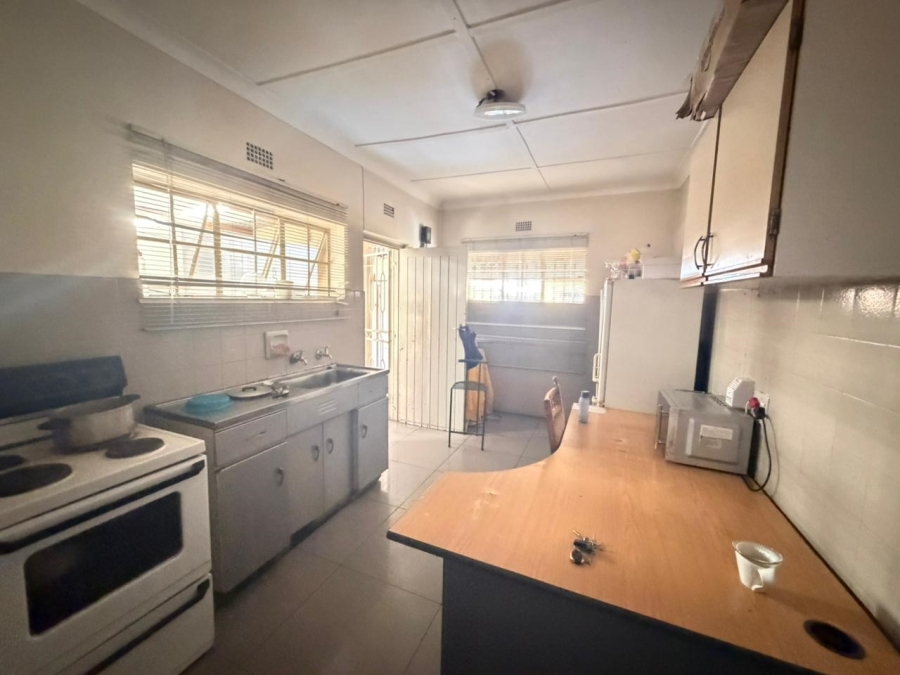 4 Bedroom Property for Sale in Robertsham Gauteng