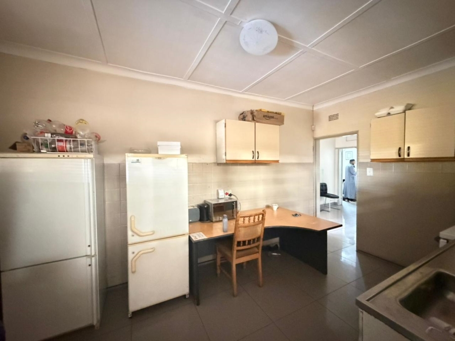 4 Bedroom Property for Sale in Robertsham Gauteng