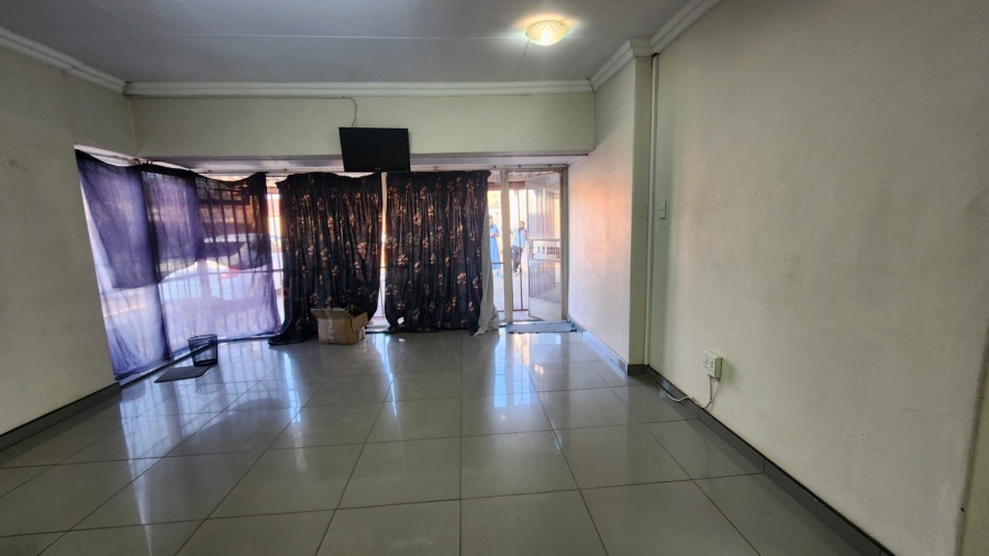 4 Bedroom Property for Sale in Robertsham Gauteng
