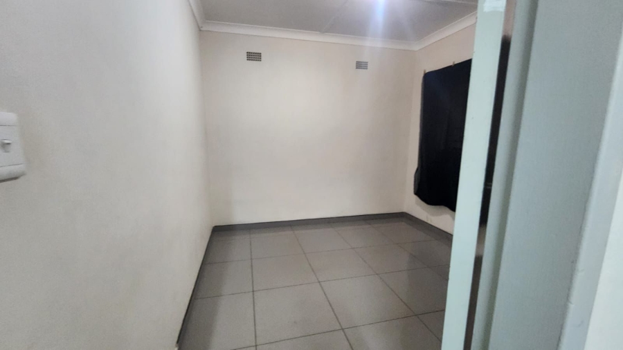 4 Bedroom Property for Sale in Robertsham Gauteng