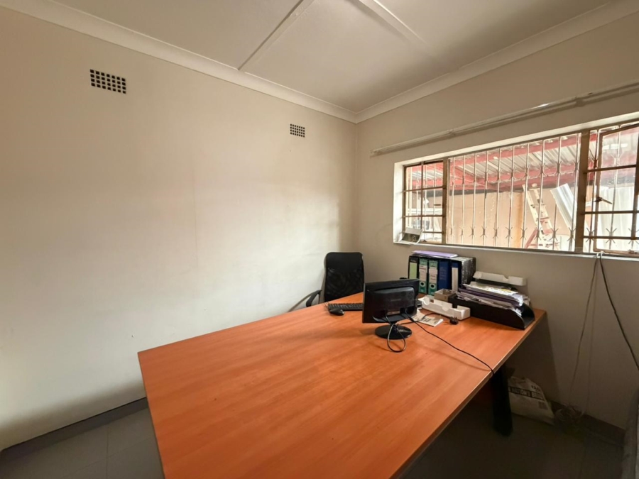 4 Bedroom Property for Sale in Robertsham Gauteng
