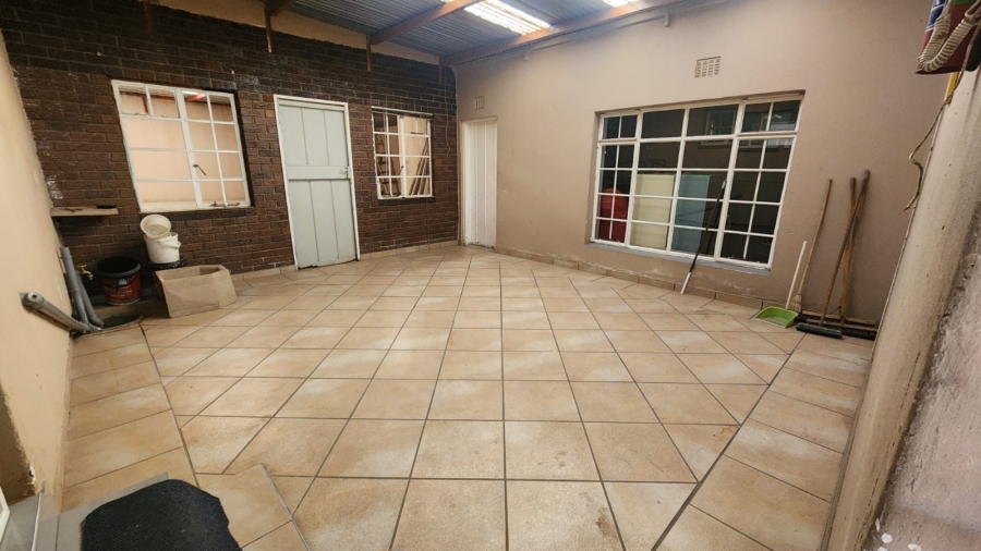 4 Bedroom Property for Sale in Robertsham Gauteng