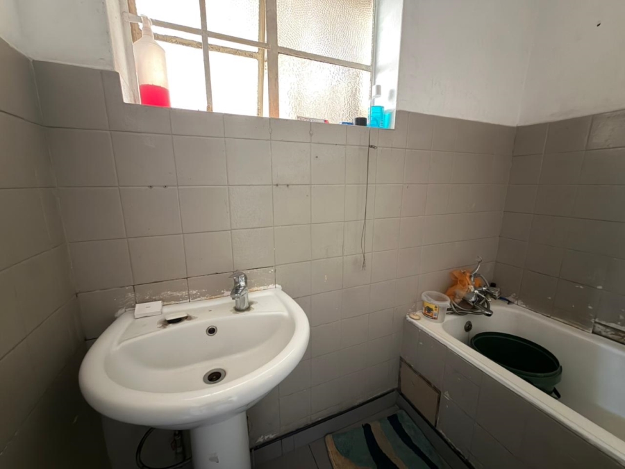4 Bedroom Property for Sale in Robertsham Gauteng