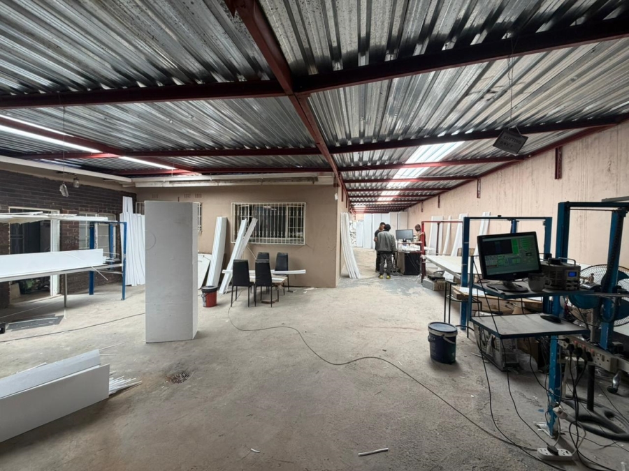 4 Bedroom Property for Sale in Robertsham Gauteng