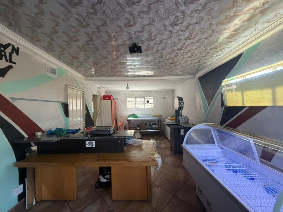 4 Bedroom Property for Sale in Robertsham Gauteng