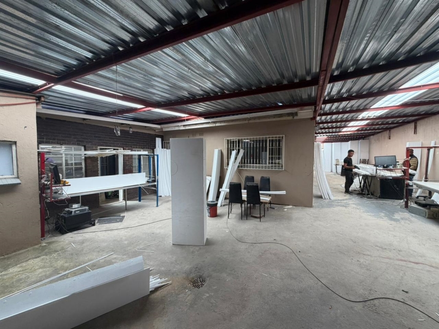 4 Bedroom Property for Sale in Robertsham Gauteng