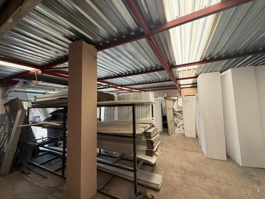 4 Bedroom Property for Sale in Robertsham Gauteng