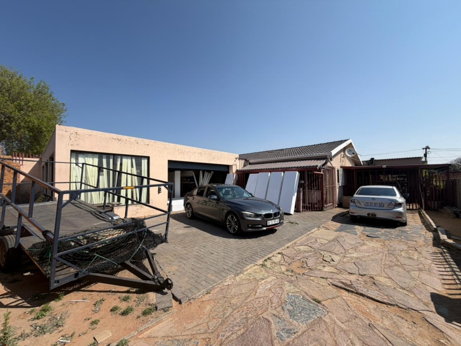4 Bedroom Property for Sale in Robertsham Gauteng