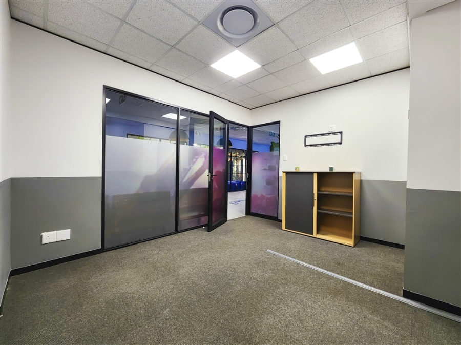 To Let Commercial Property for Rent in Magaliessig Gauteng