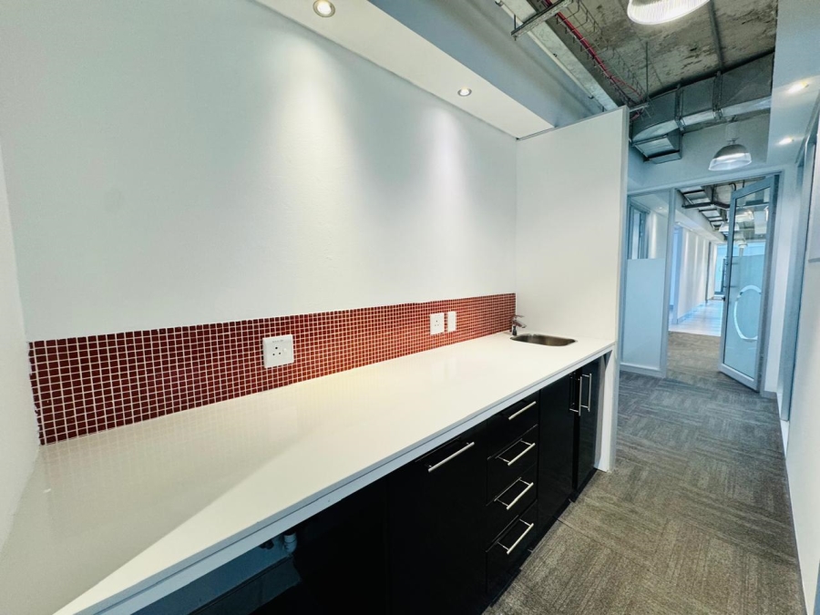 To Let Commercial Property for Rent in Vorna Valley Gauteng